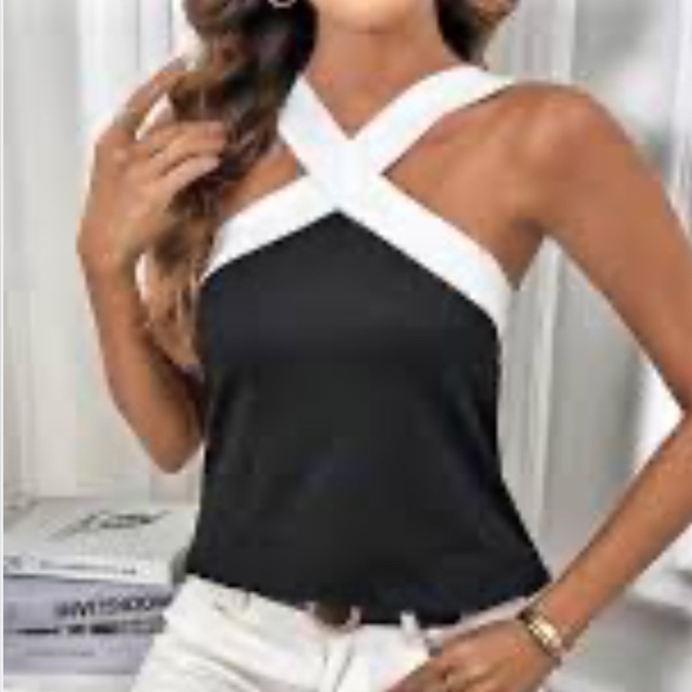 Large black and white halter tank NWT